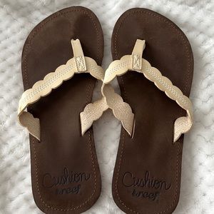 Reef Cushion Celine  ~ Cream/Brown ~ Size 6